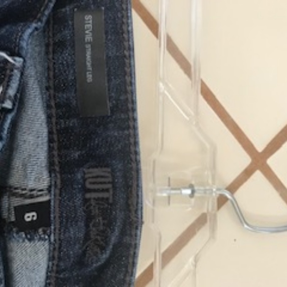 KUT Stevie Straight Leg Jeans - Picture 3 of 3